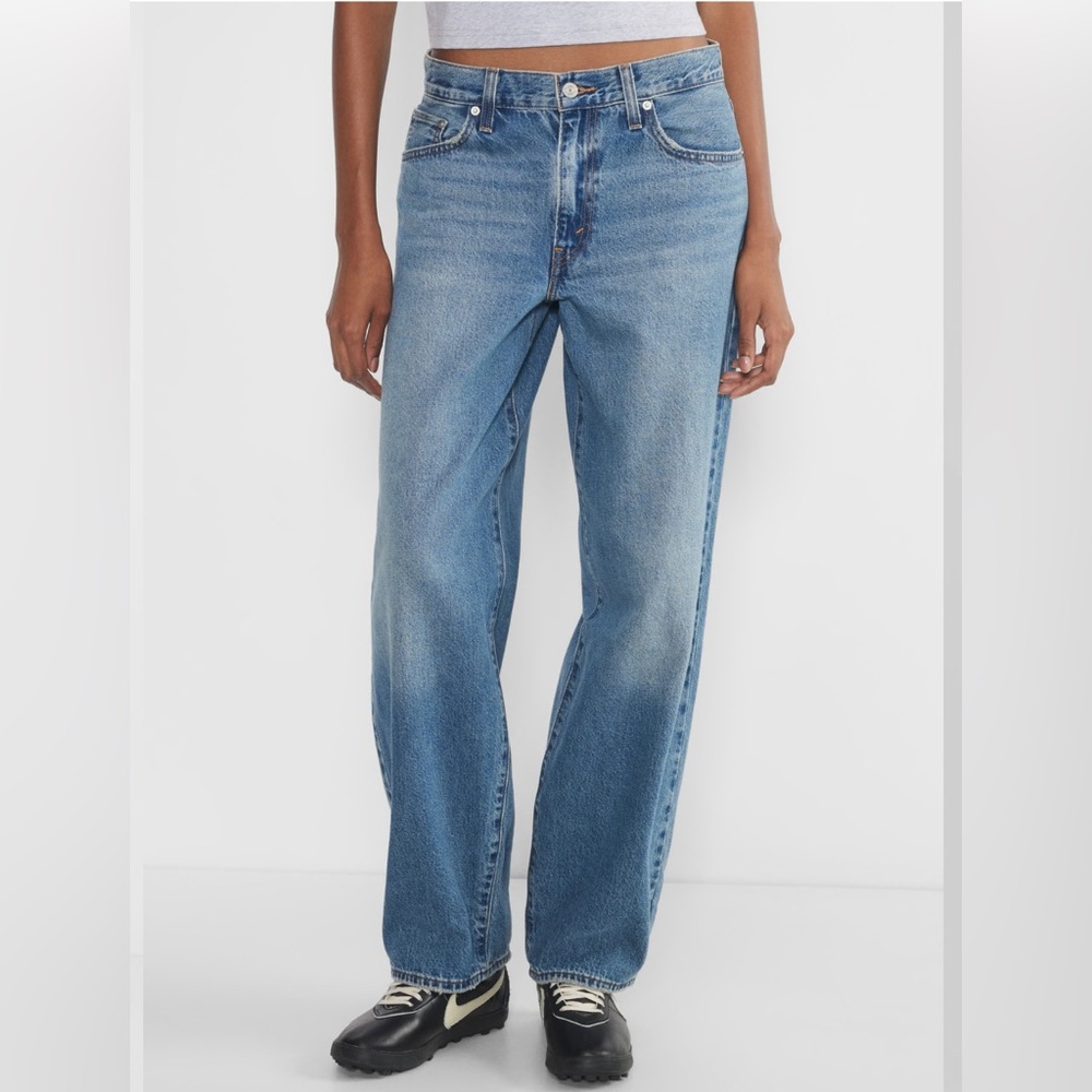 NWT Levi’s Baggy Daddy Jean by Aritzia - In the middle w/ Dmg Denim Jeans